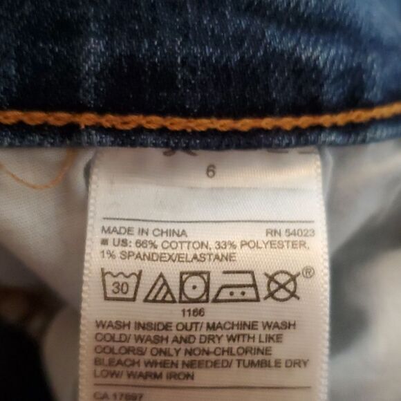 Old Navy Perfect Straight Mid Rise Jeans 6 - Picture 8 of 8